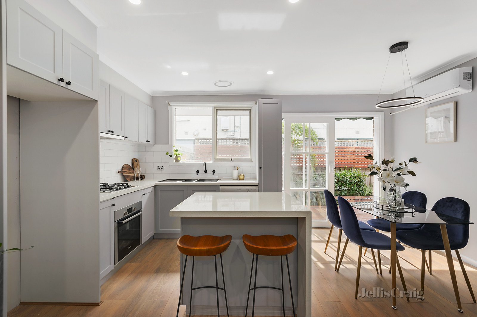 3/4-6 St Huberts Road, Carnegie image 5