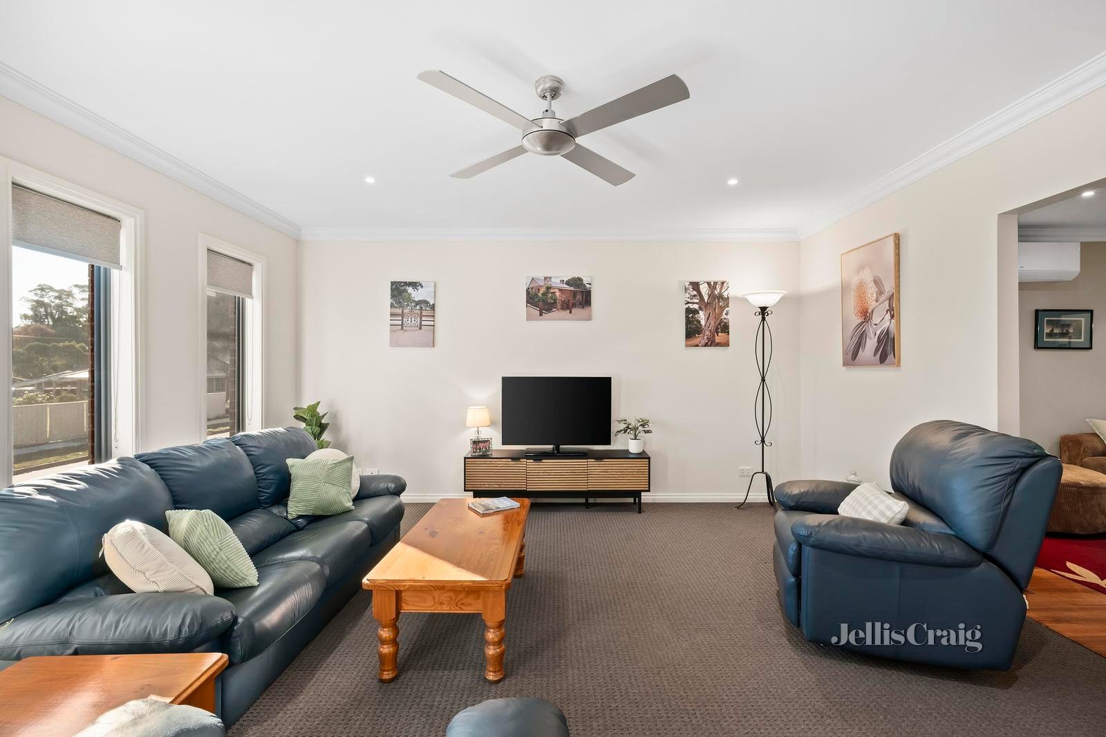 34 Aintree Street, Mooroolbark image 2