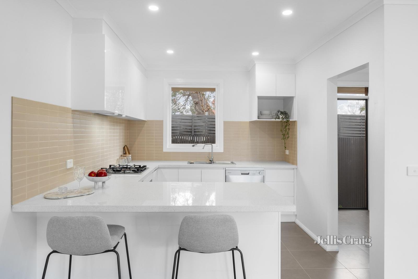 3/4 Alder Street, Caulfield South image 3