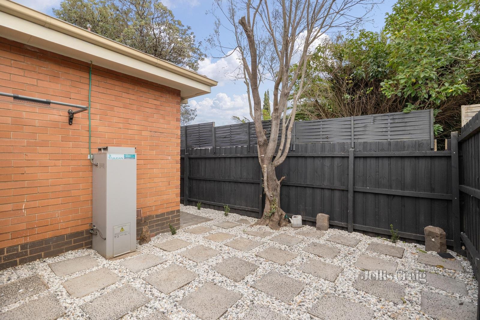 3/4 Alder Street, Caulfield South image 9