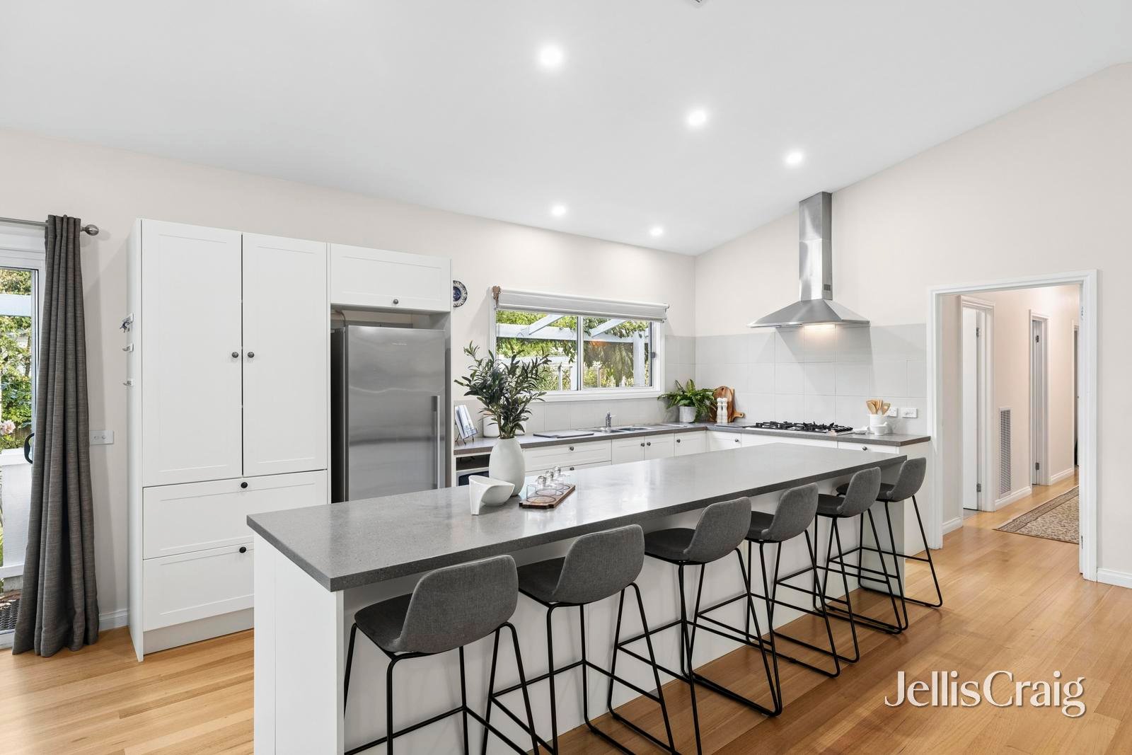 3/4 Anslow Street, Woodend image 3