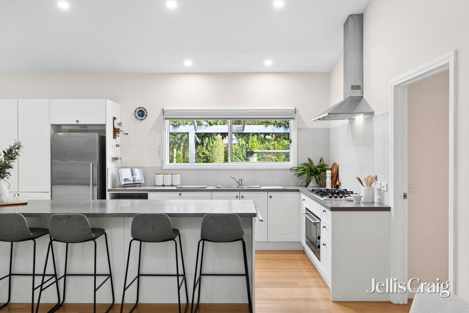 3/4 Anslow Street, Woodend image 4