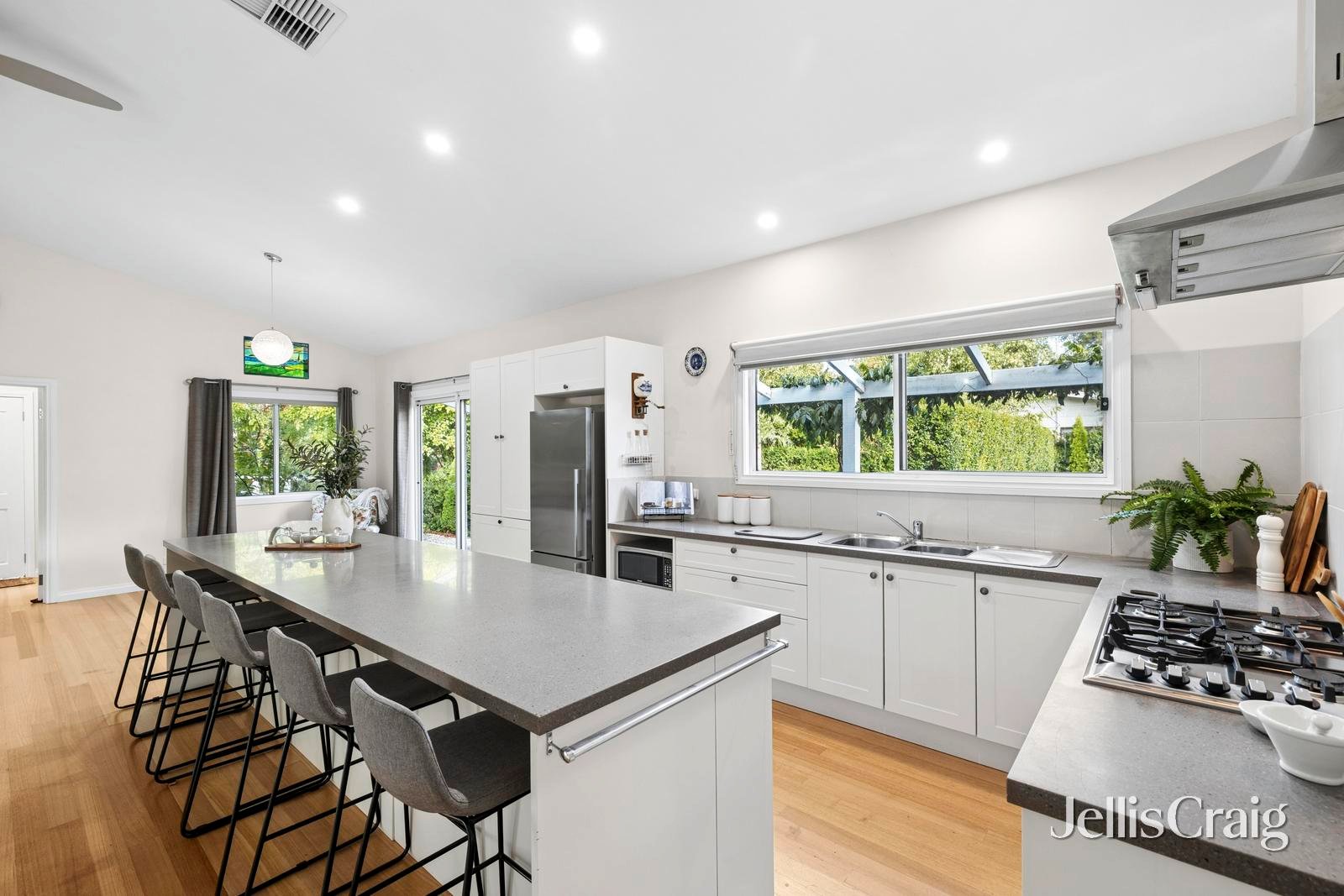 3/4 Anslow Street, Woodend image 9