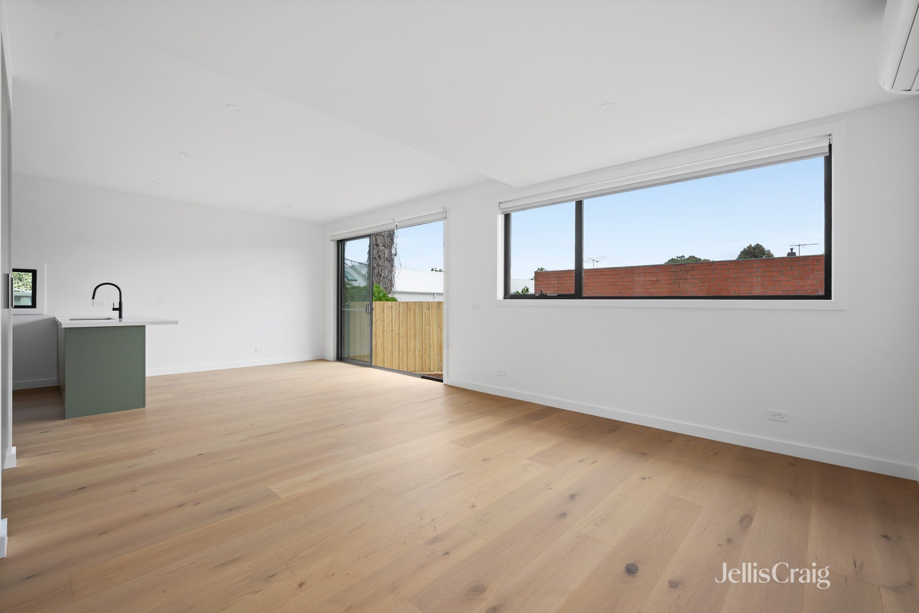 3/4 Benambra Street, Preston image 4