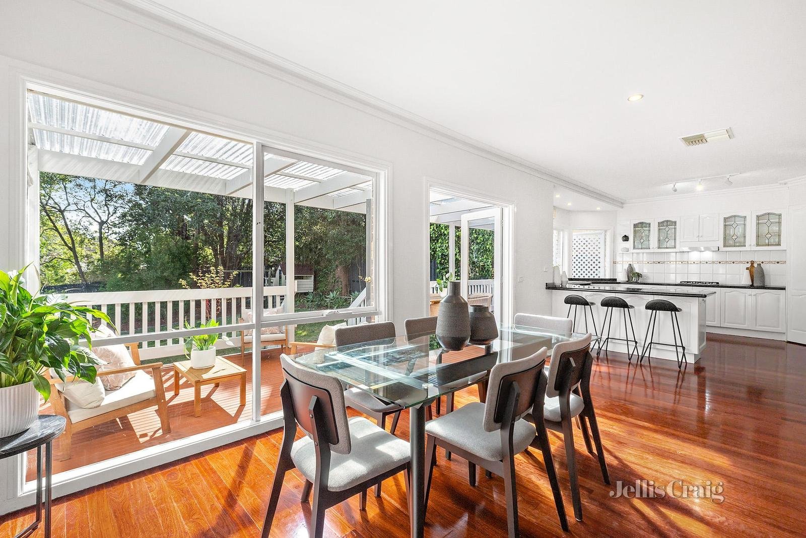 34 Bentley Street, Surrey Hills image 6