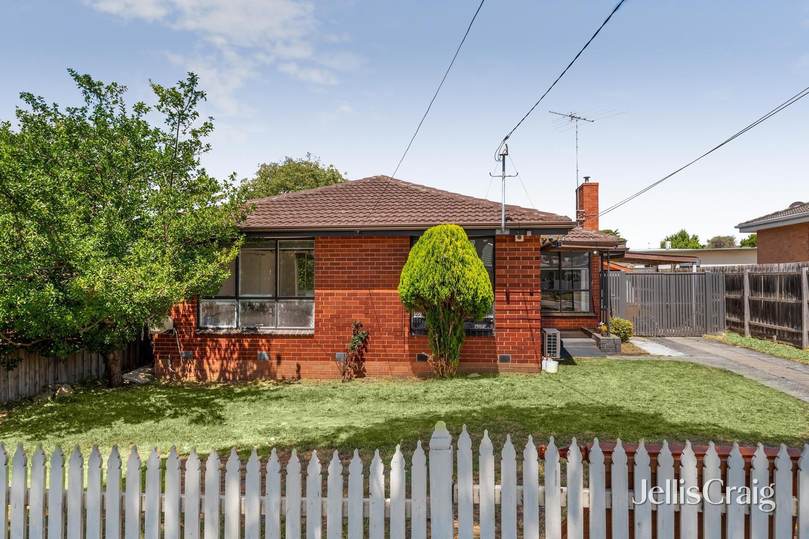 34 Bournemouth Avenue, Springvale image 1