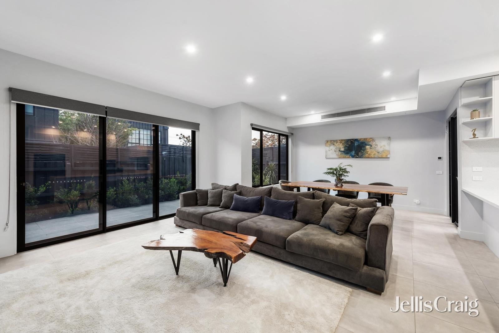 3/4 Brailsford Road, Bentleigh image 2