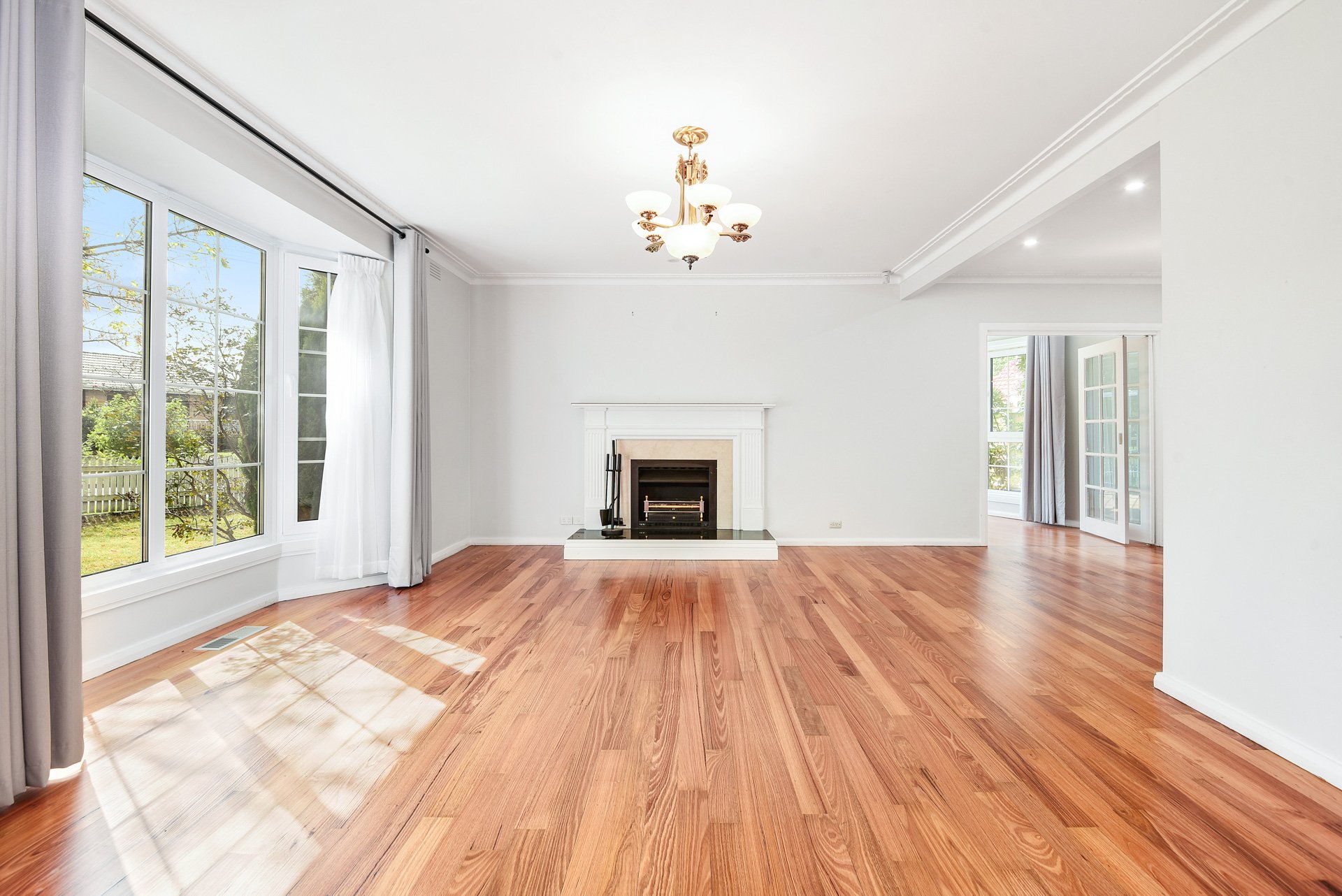 34 Brentwood Drive, Glen Waverley image 3