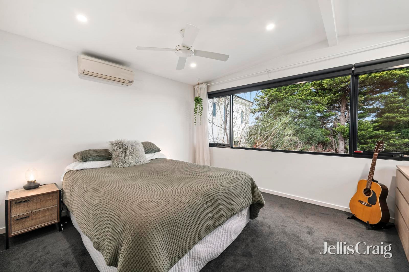 34 Caithness Crescent, Glen&nbsp;Waverley image 13