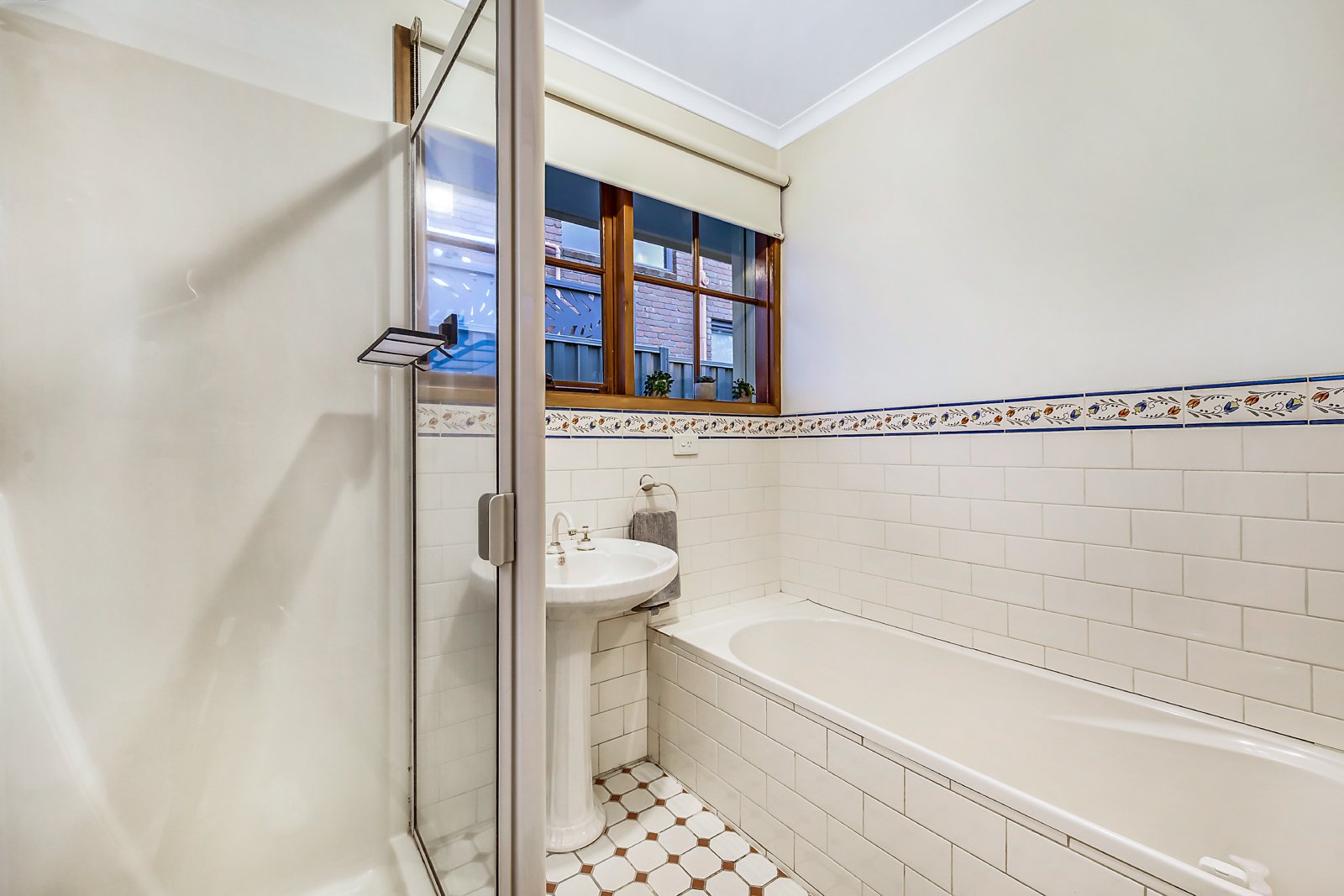 34 Cambrian Crescent, Wheelers Hill image 7