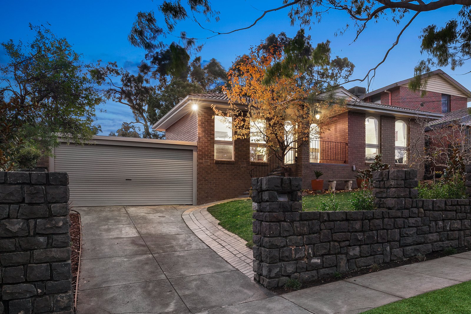 34 Cambrian Crescent, Wheelers Hill image 14