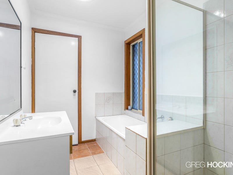 34 Cameron Avenue, Altona Meadows image 6