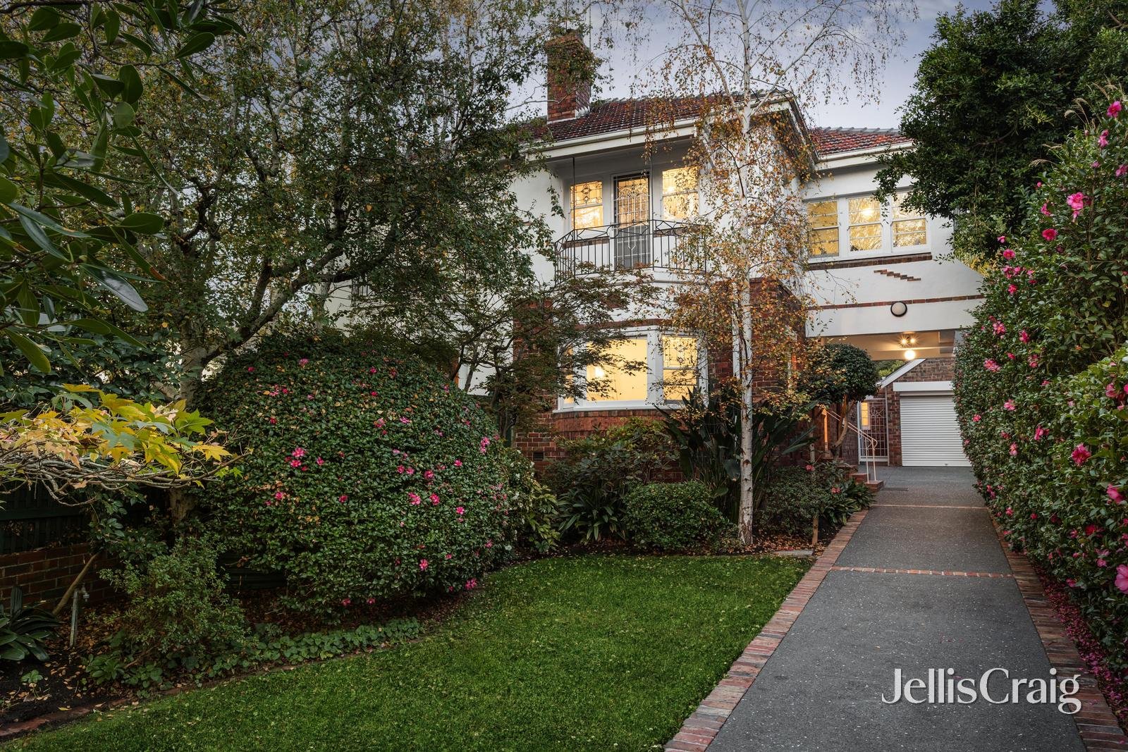 34 Canberra Road, Toorak image 1