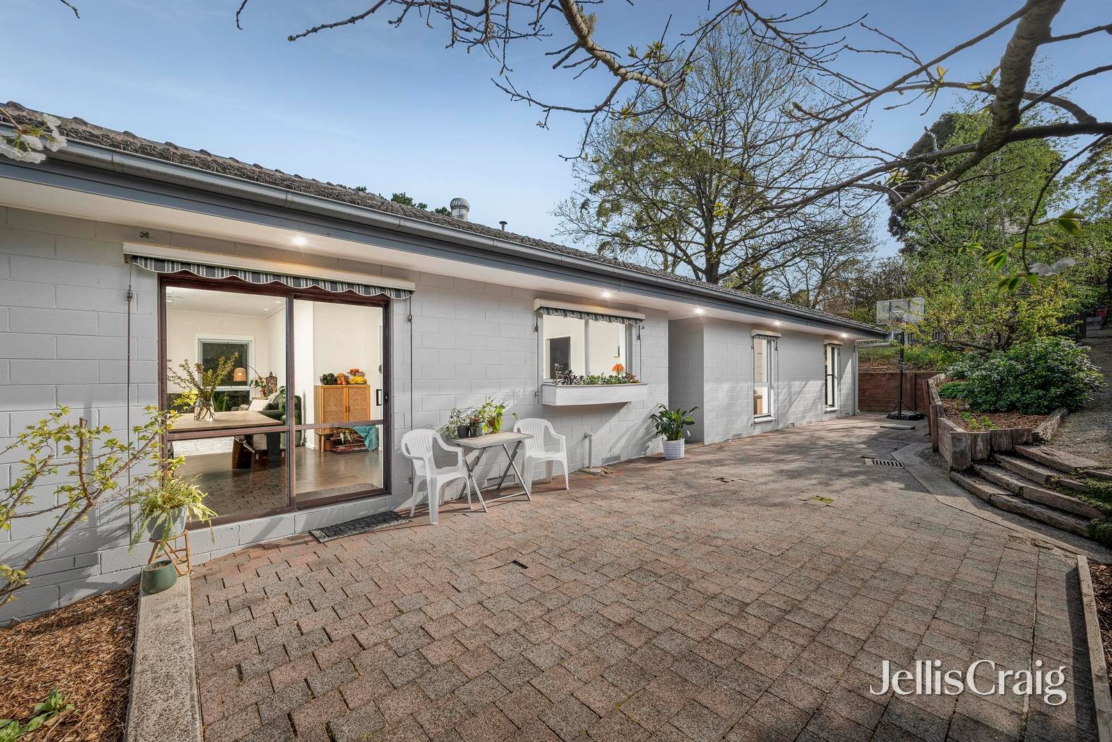 34 Carronvale Road, Mooroolbark image 1