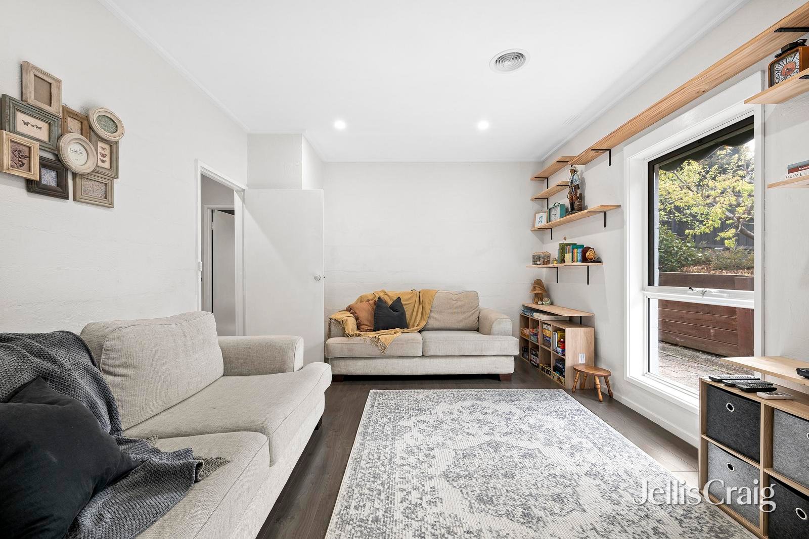 34 Carronvale Road, Mooroolbark image 2