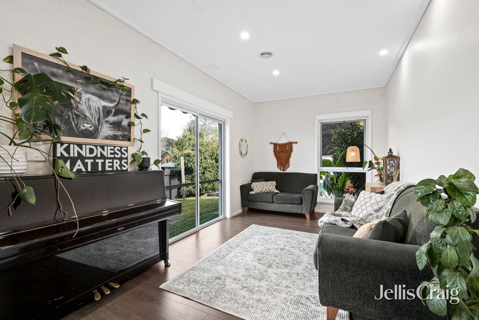 34 Carronvale Road, Mooroolbark image 5