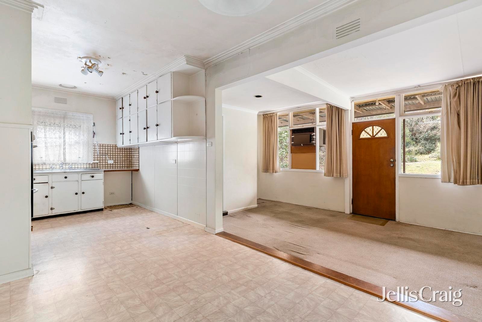 34 Clydebank Road, Essendon West image 3