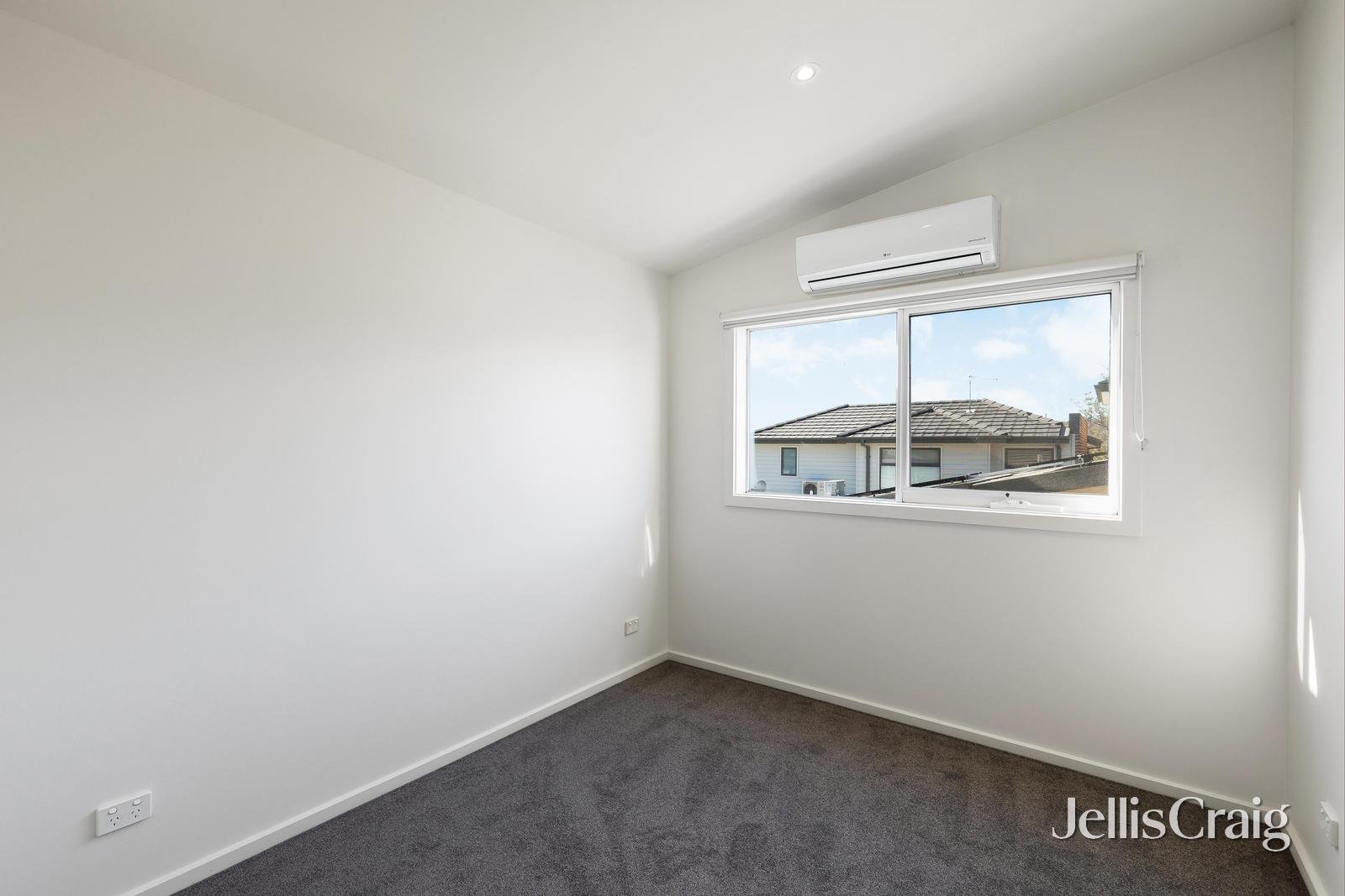 3/4 Coniston Street, Diamond Creek image 11