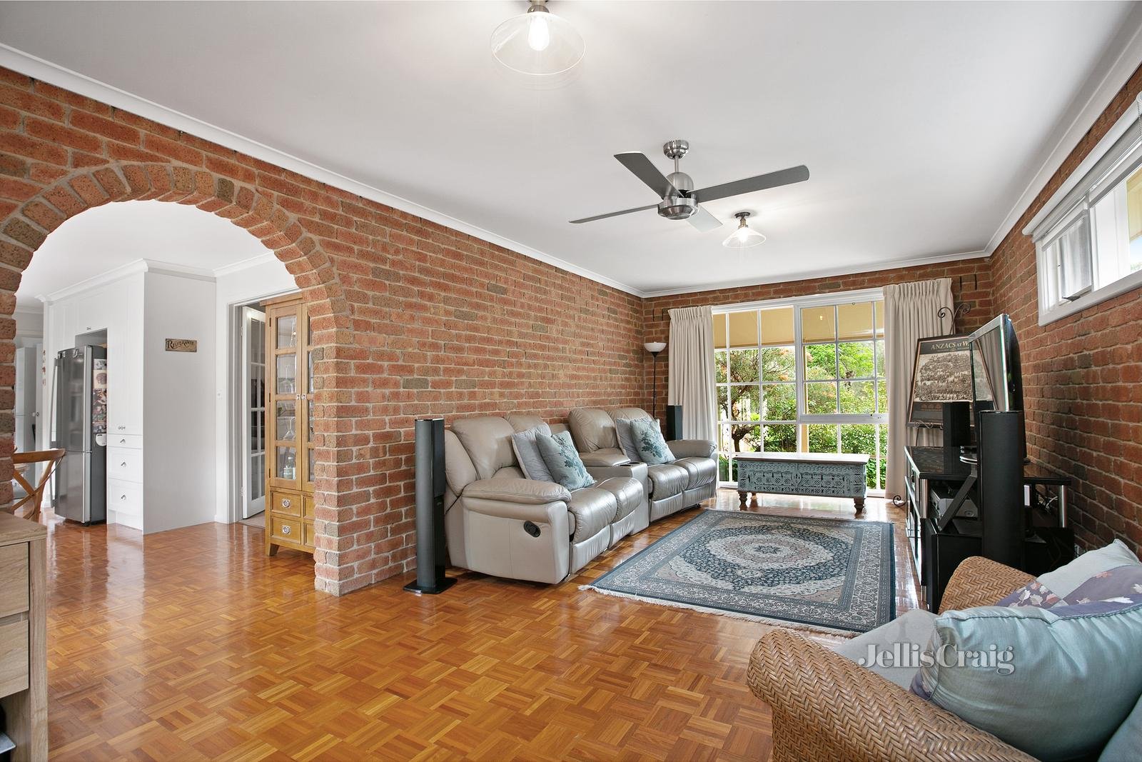 34 Coolabah Drive, Eltham image 6