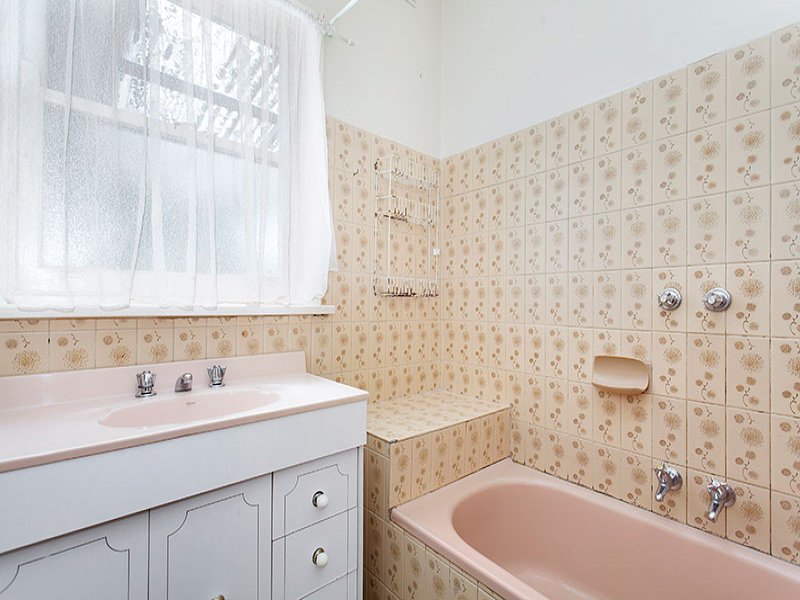 34 Cornfield Grove, Box Hill South image 6