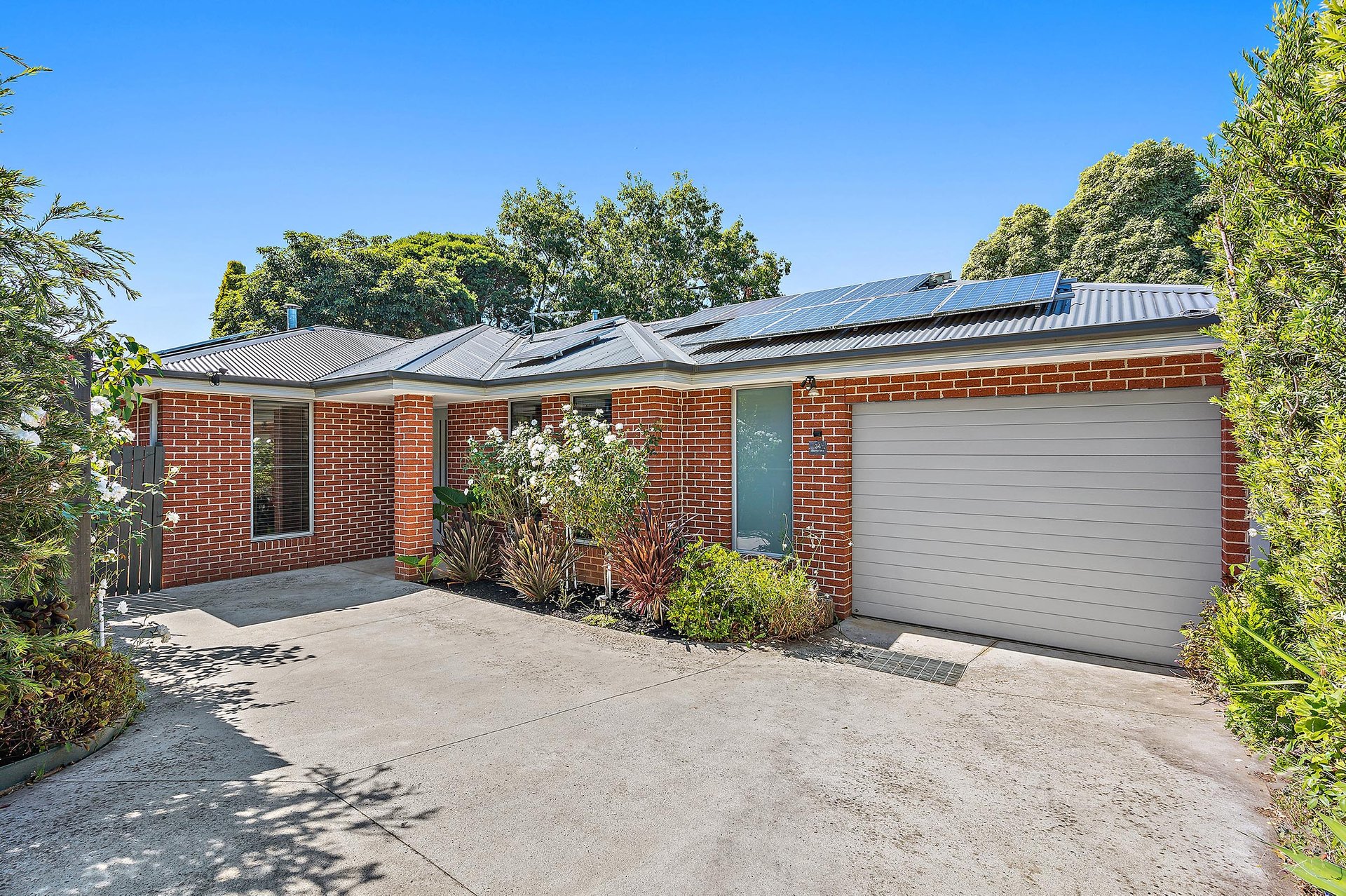 34 Daymar Drive, Mooroolbark image 1