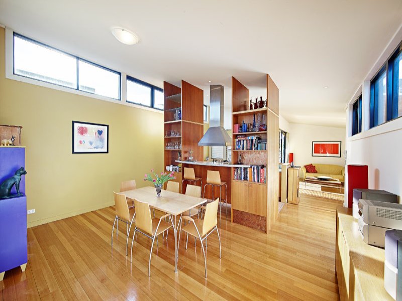 3/4 Docker Street, Elwood image 2