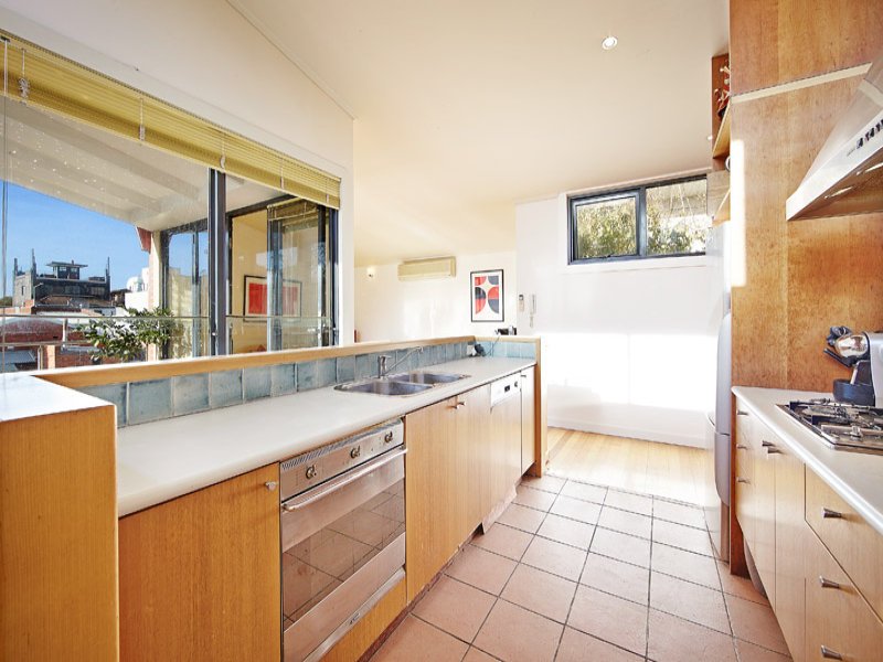 3/4 Docker Street, Elwood image 3