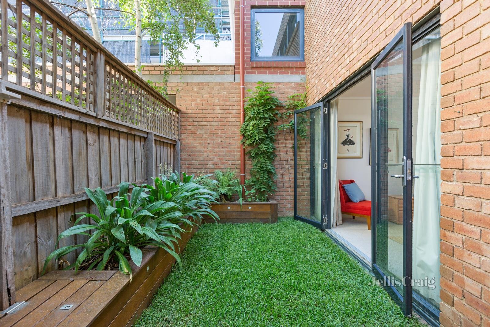 3/4 Docker Street, Elwood image 9