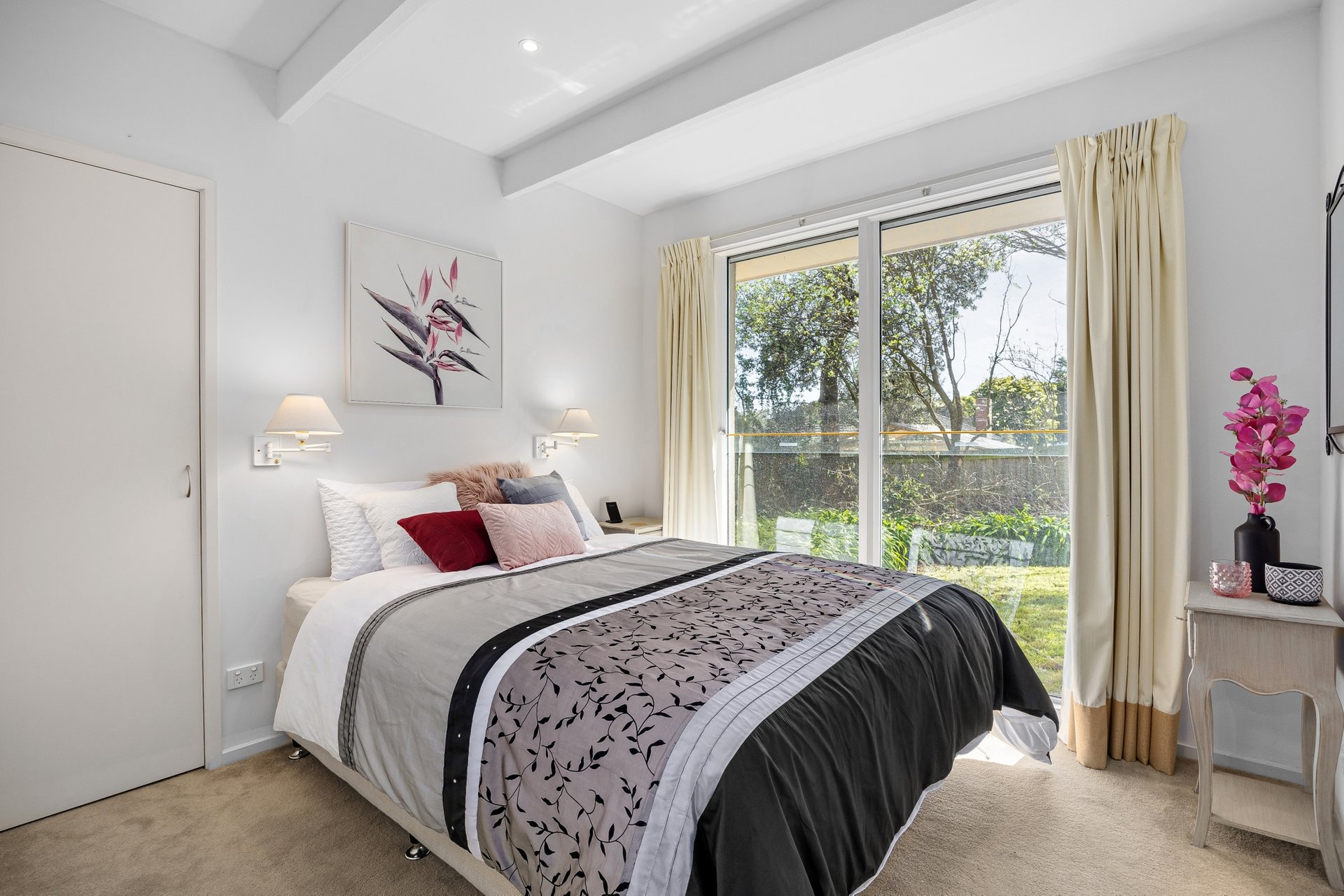 Property Gallery Thumbnail 8
