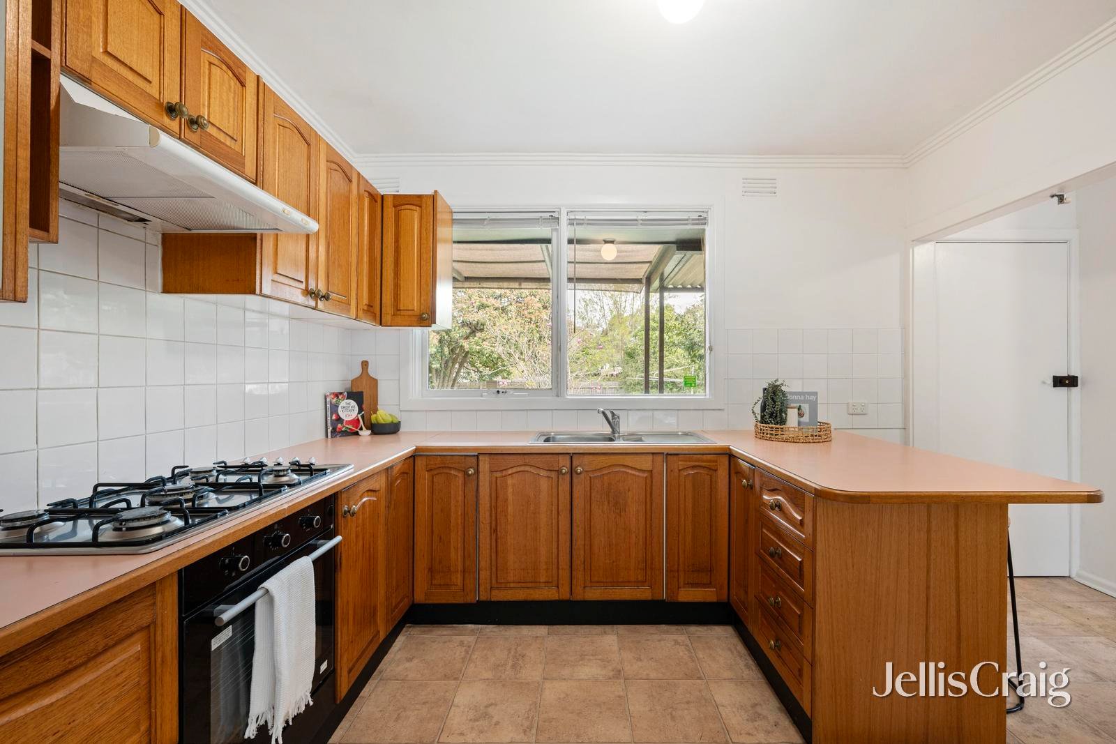 34 Elmhurst Road, Bayswater North image 3