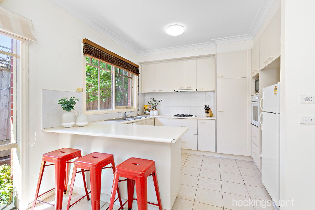 3/4 Florence Road, Surrey Hills image 5