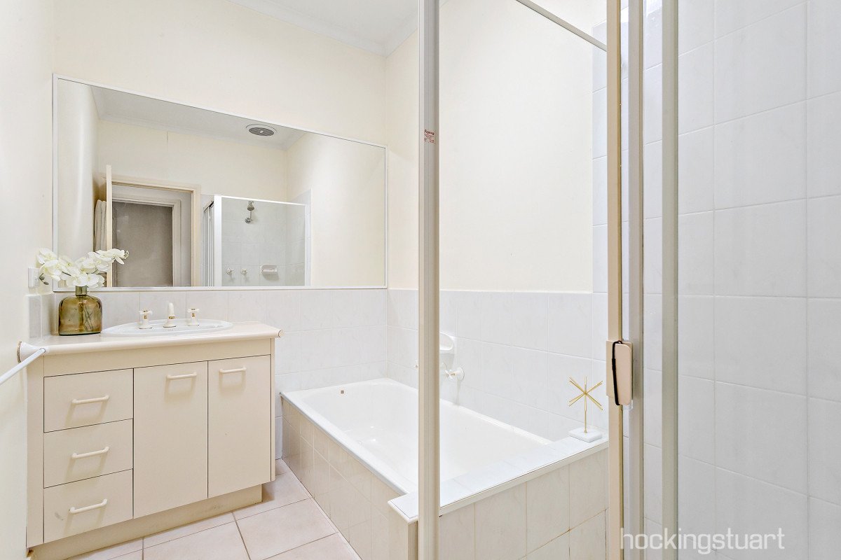3/4 Florence Road, Surrey Hills image 7