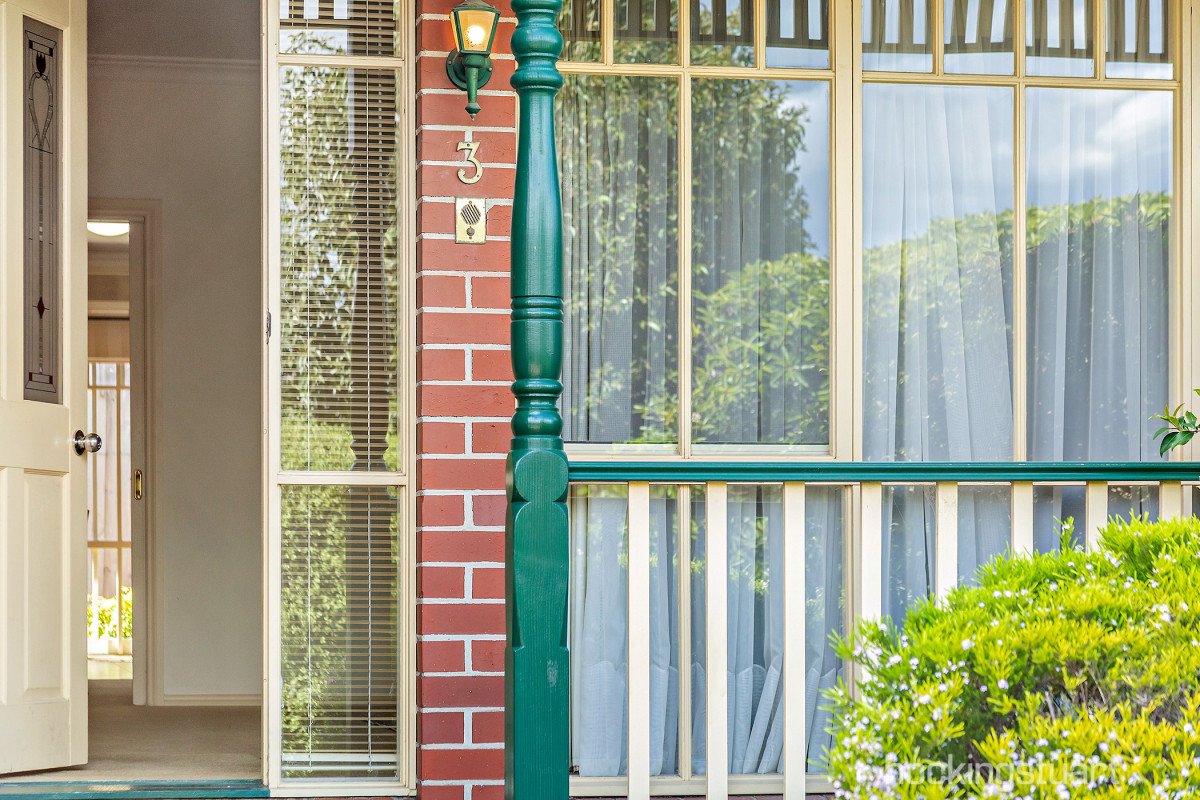 3/4 Florence Road, Surrey Hills image 10