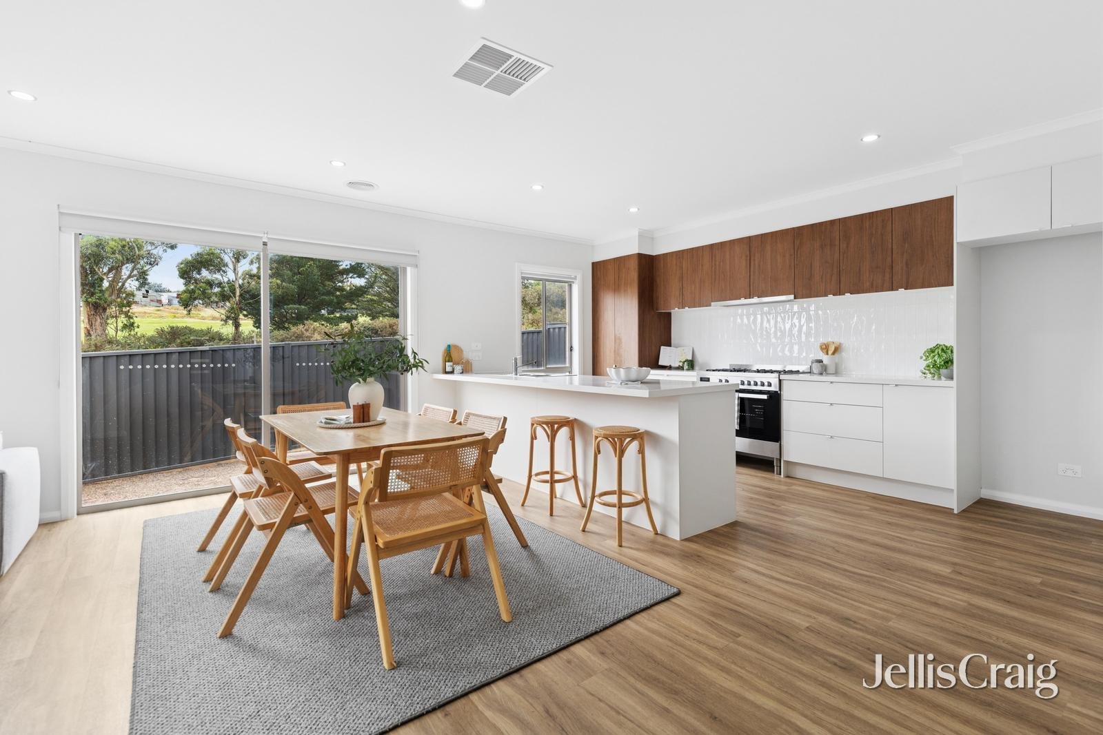 34 Fraser Street, Mount Pleasant image 3