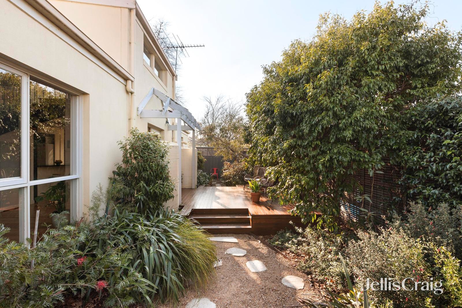 3/4 Garden Street, Northcote image 1