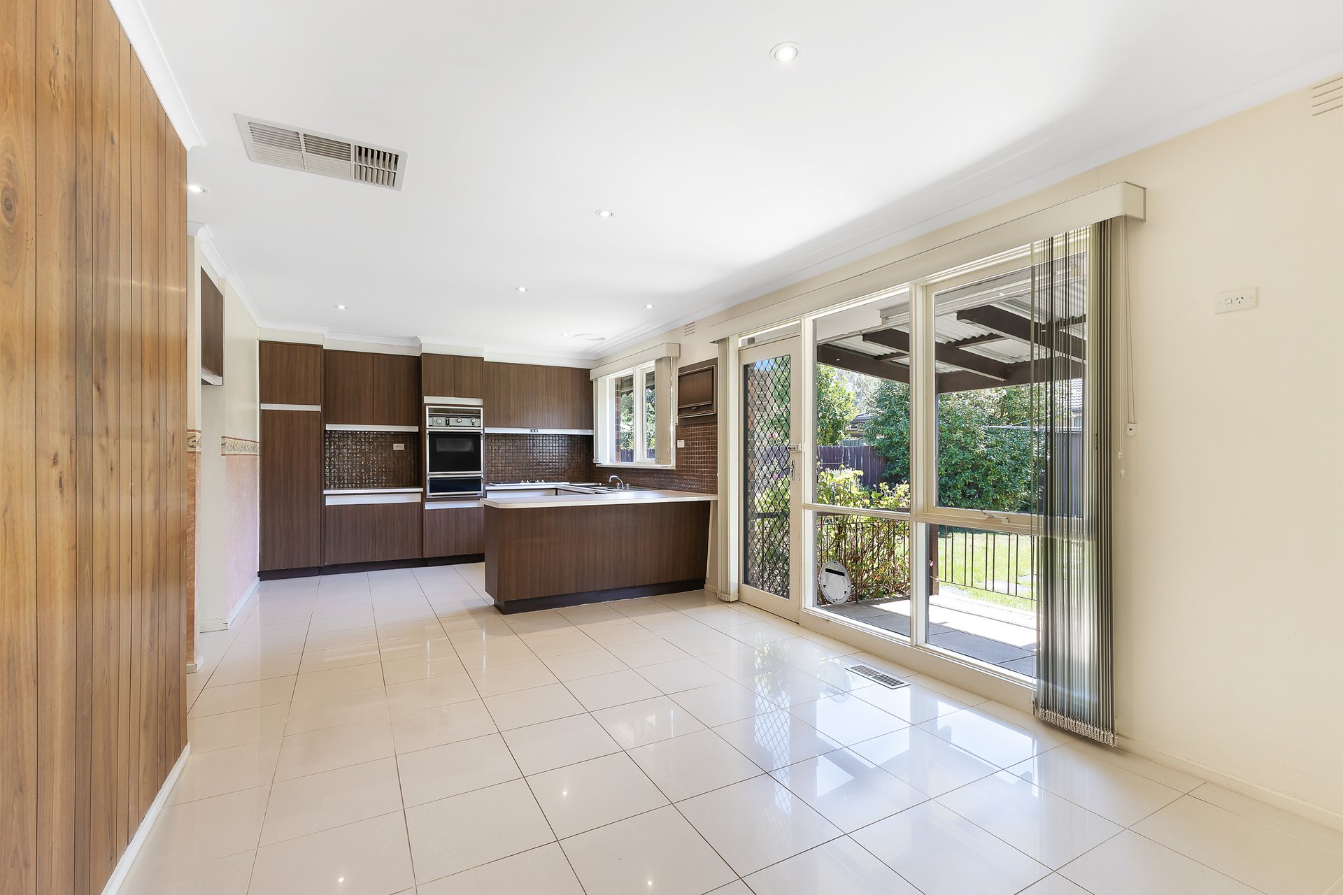 34 Gauntlet Avenue, Glen&nbsp;Waverley image 3