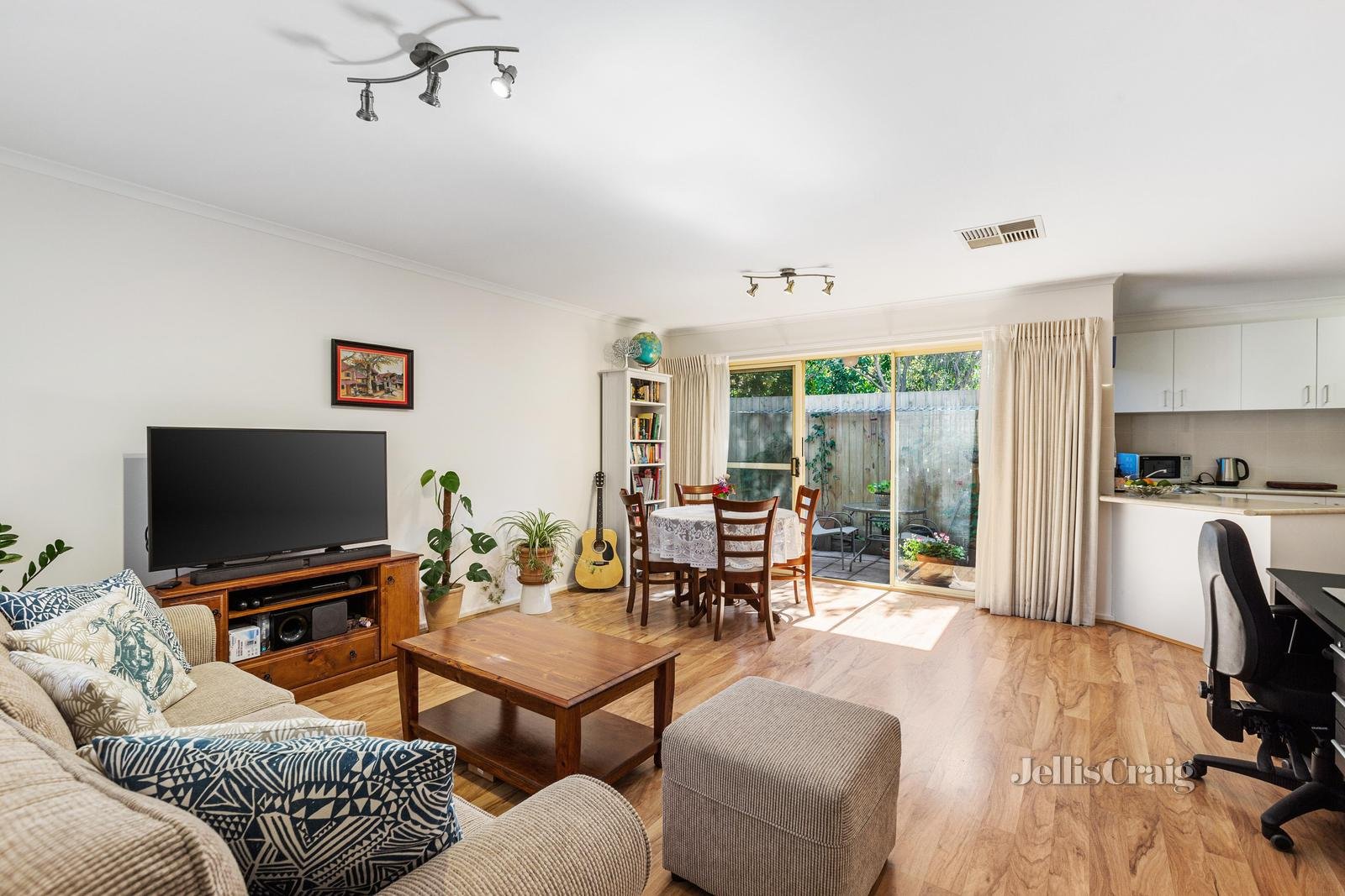 3/4 Grove Road, Rosanna image 2