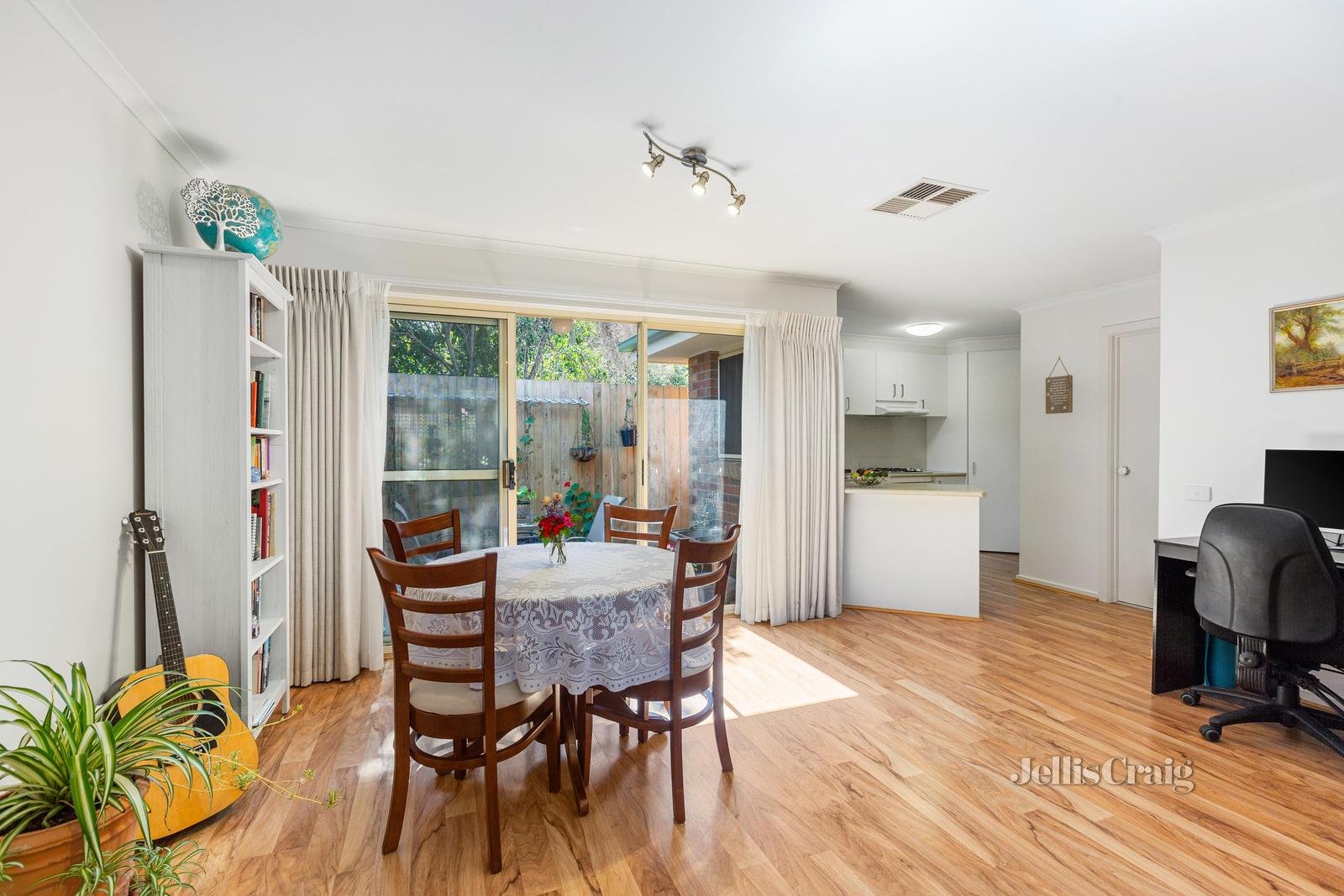 3/4 Grove Road, Rosanna image 4