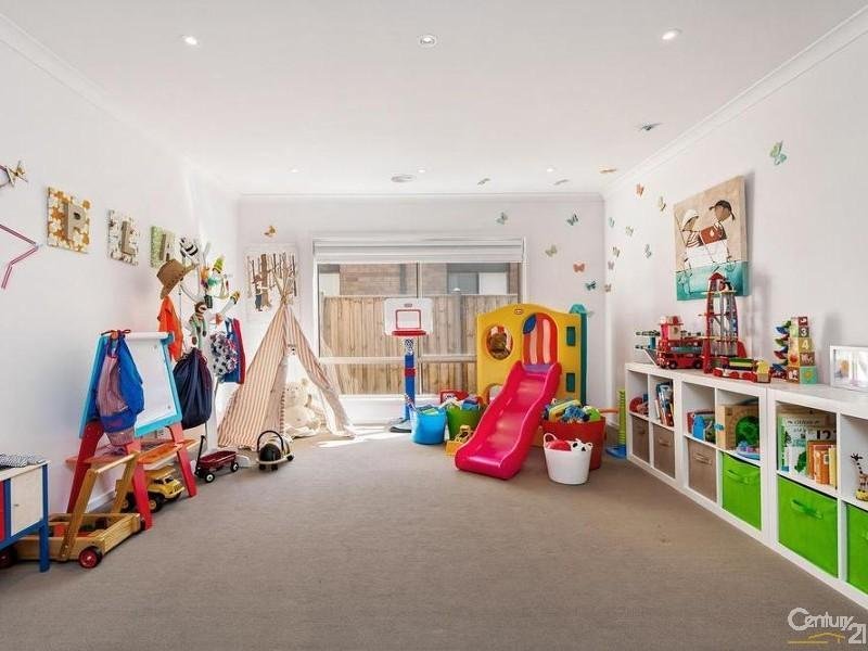 34 Hugo Drive, Point Cook image 7