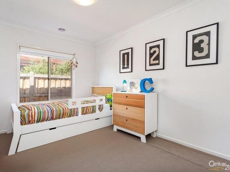 34 Hugo Drive, Point Cook image 10