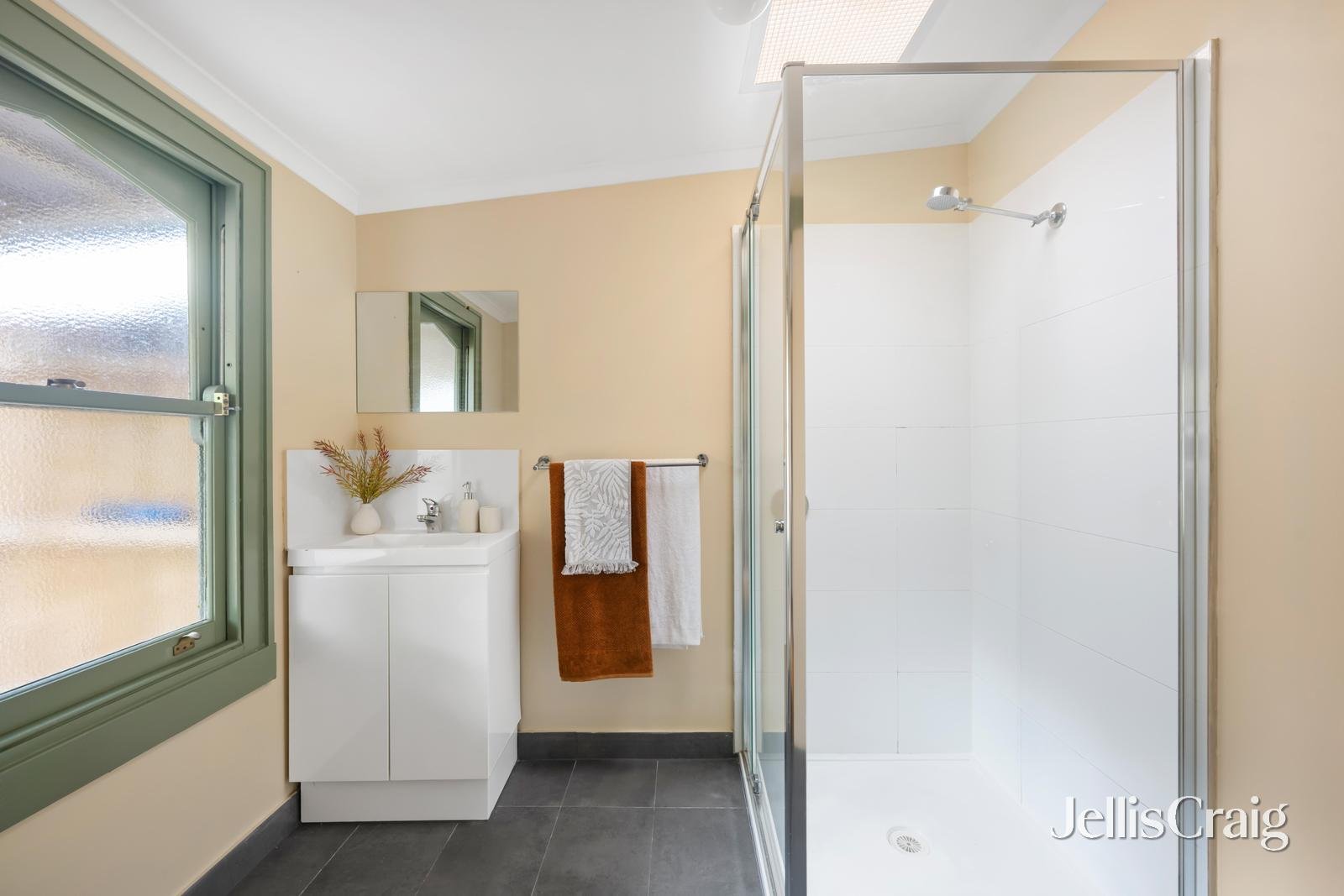 34 Jones Street, Brunswick image 9