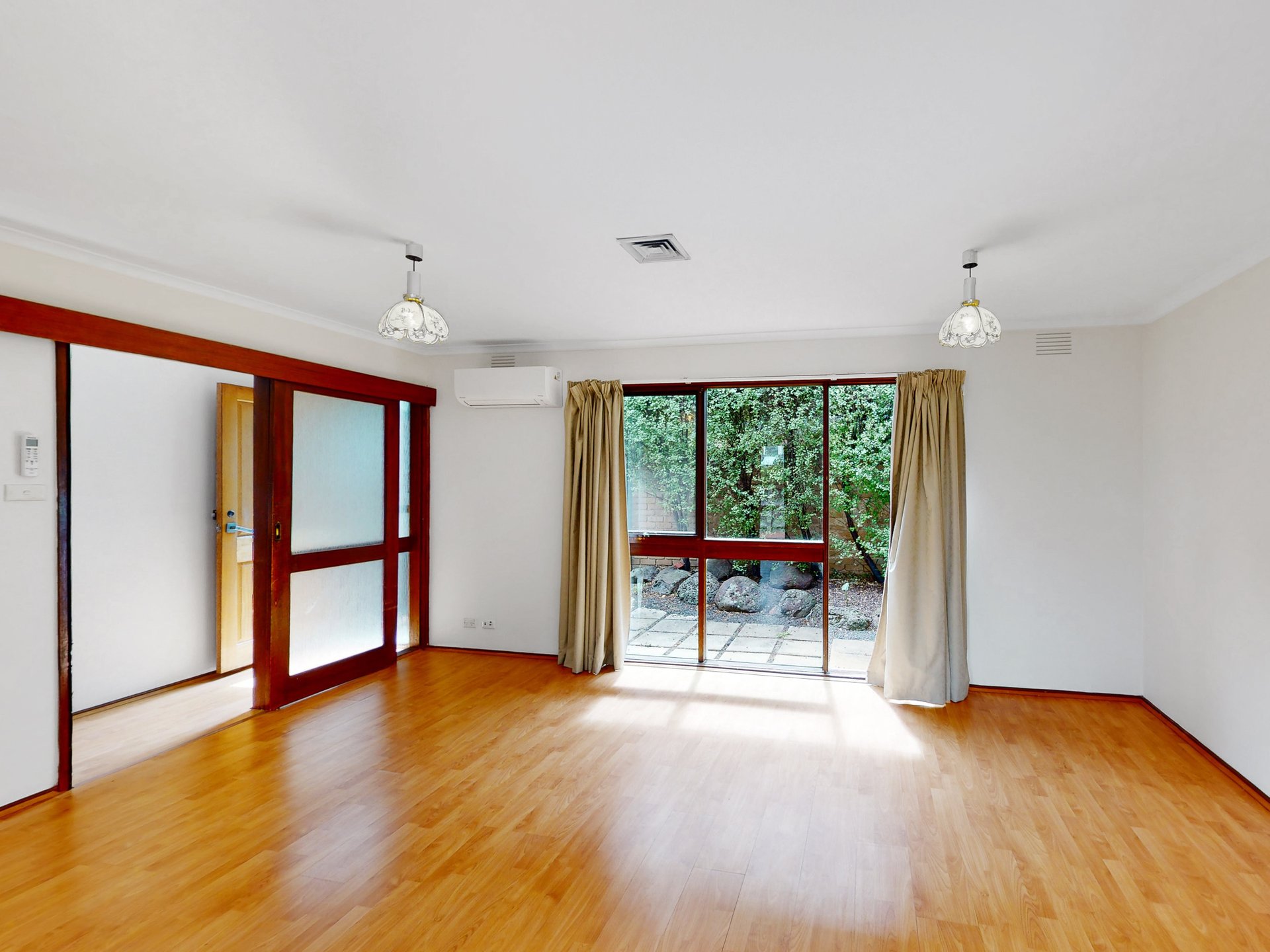 3/4 Kireep Road, Balwyn image 2