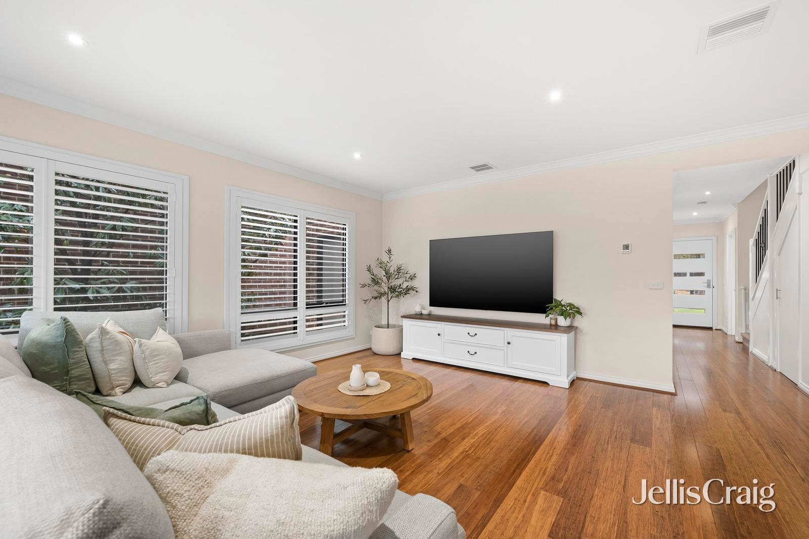34 Lancaster Road, Mooroolbark image 2