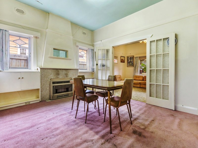 34 Landale Street, Box Hill image 3