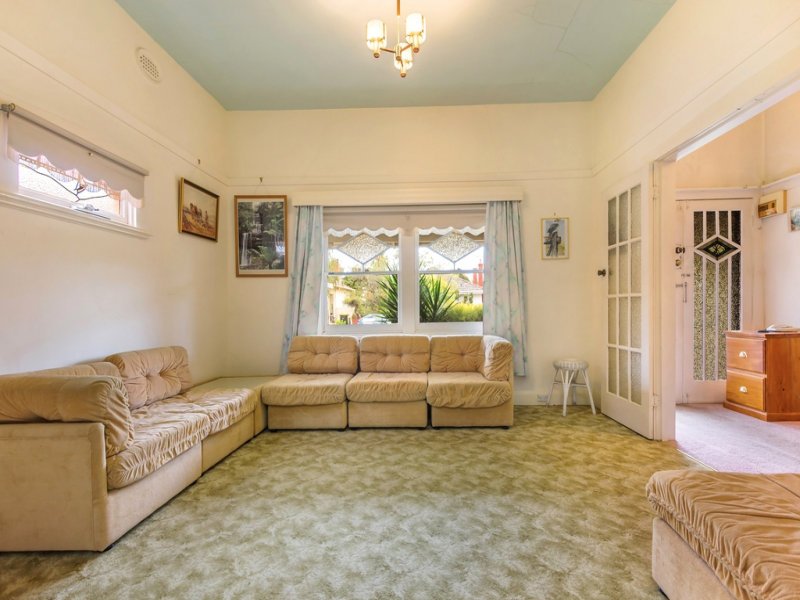34 Landale Street, Box Hill image 4