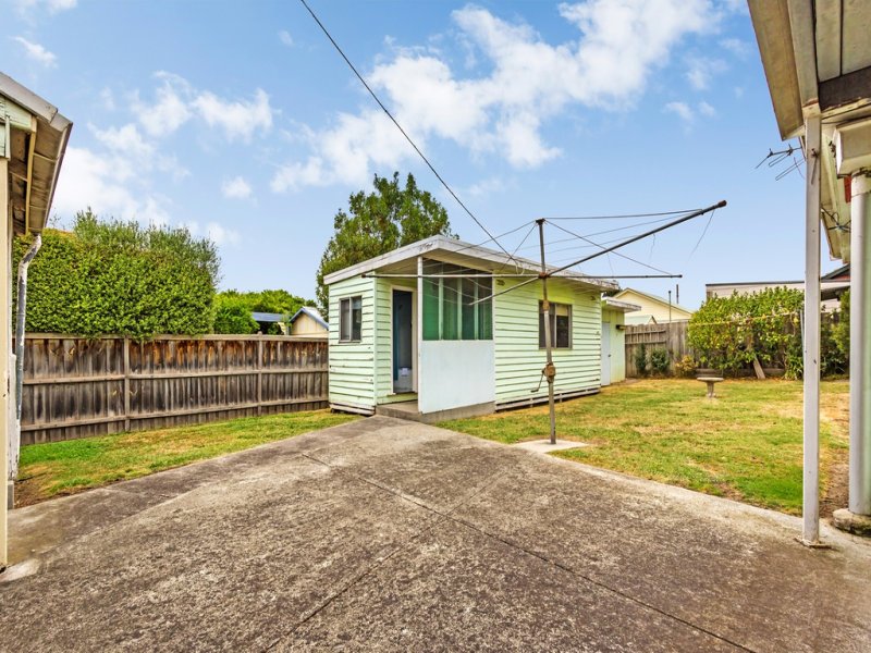 34 Landale Street, Box Hill image 6
