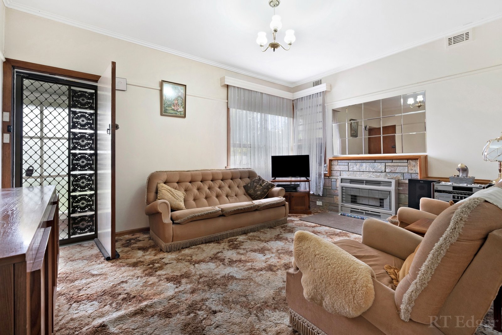 Property Gallery Thumbnail 3