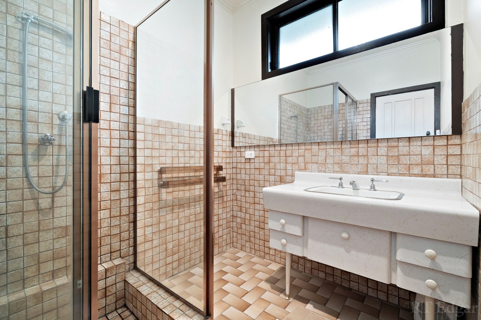 Property Gallery Thumbnail 6
