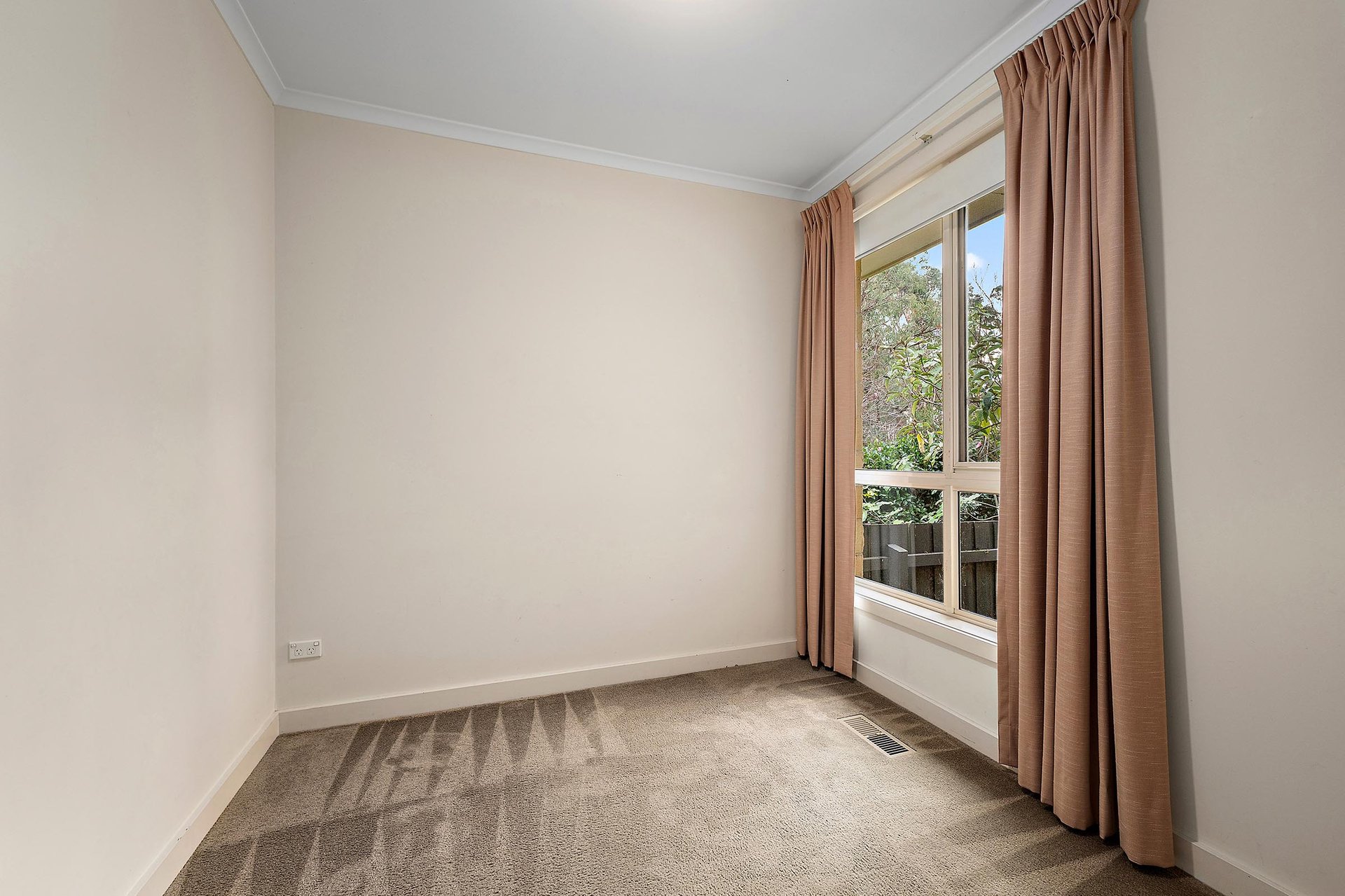 3/4 Lincoln Road, Croydon image 8