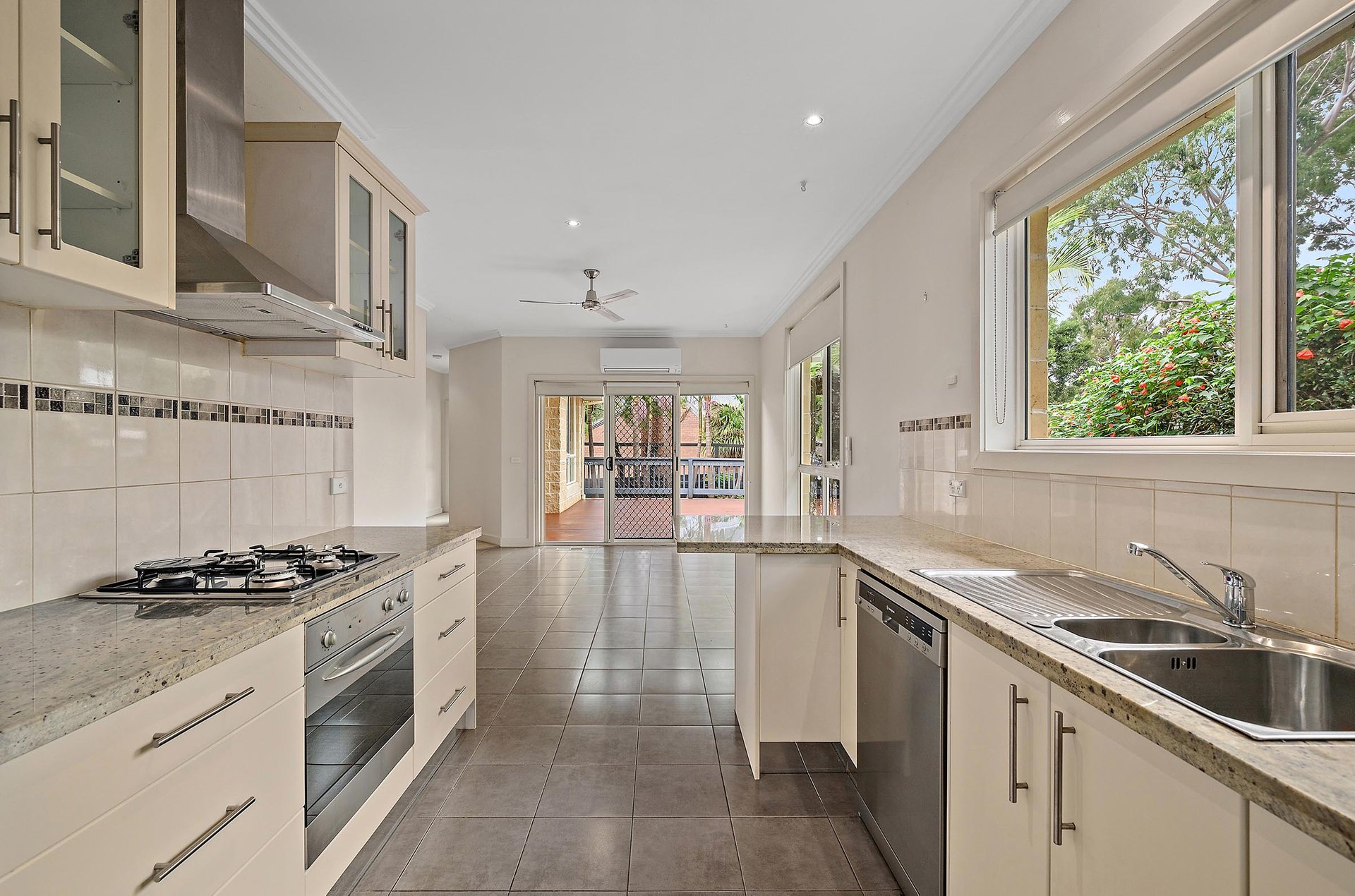 3/4 Lincoln Road, Croydon image 4